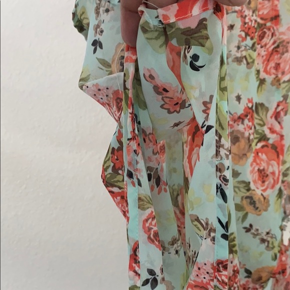 Beautiful throw - Picture 2 of 3